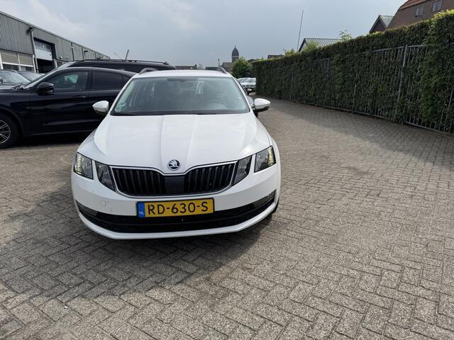 Skoda OCTAVIA Combi 1.6 TDI Greentech Ambition Business DSG Automaat | Clima | Navi | B