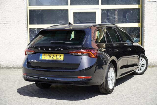 Skoda OCTAVIA Combi 1.0 TSI Business Edition BJ2021 Lmv 16" | Led V+A | Dynamische knipperlichten | Pdc | Elek. achterklep | App-Connect | Navi | Virtual cockpit | Dashboard verlichting | Climate control | Cruise control | Extra getint glas