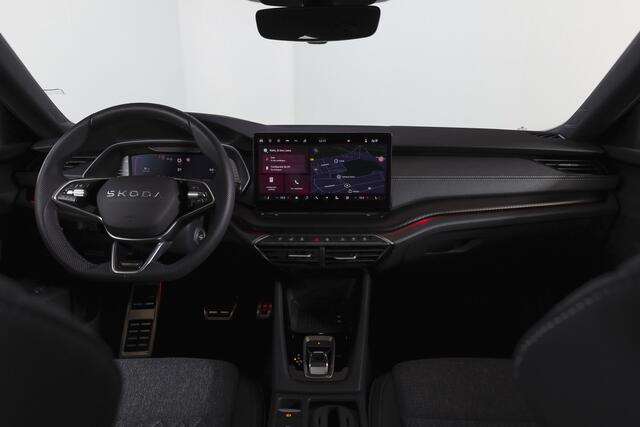 Skoda OCTAVIA Combi 1.5 TSI MHEV 150 PK Sportline Tour | Elek. Trekhaak | Matrix Led | Adapt. Cruise | Winterpakket | 13 inch Navi | Camera | NAV + App. Connect | ECC | Elek. Klep | LM 18" |