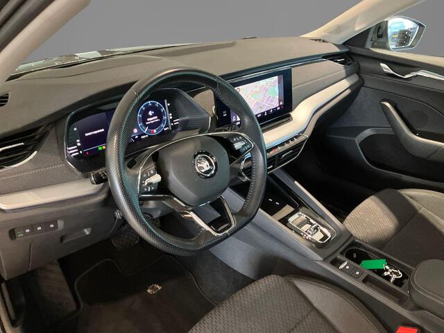 Skoda OCTAVIA Combi 1.4TSI iV 150kW/204PK PHEV Business Edition Plus · Panoramadak · Trekhaak · Navigatie · Camera · Apple/Android Car Play ·