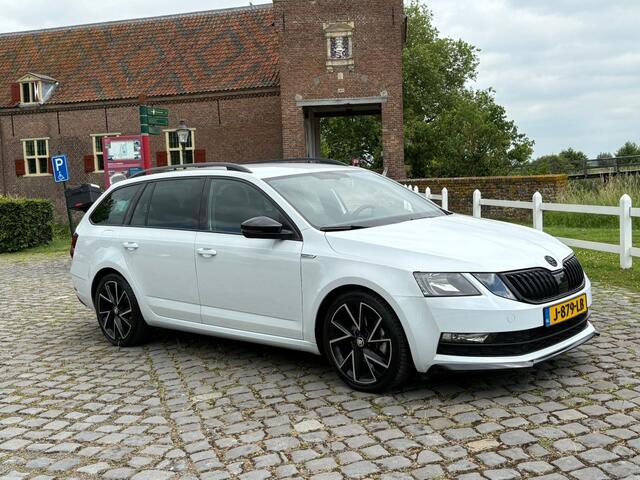 Skoda OCTAVIA Combi 1.5 TSI SportLine Carplay NAVI Sfeerverlichting
