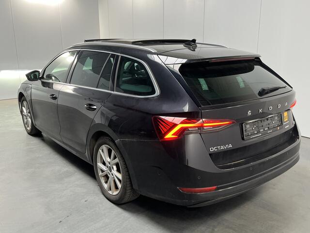 Skoda OCTAVIA Combi 1.4 TSI iV PHEV Style / AUTOMAAT/ PANO/ LEER/ DCC/ CAMERA/ STUUR+STOELVERWARM & KOEL./ MEMORY SEAT/ MASSAGE/ DODEHOEK/ ACC/ SMARTLINK/ HEAD-UP/ ELEK.ACHTERKLEP/ DAB/ NAVI/ CLIMA/ LED/ 18'' LMV