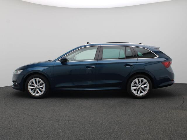 Skoda OCTAVIA Combi 1.4 TSI iV PHEV Business Edition Plus 204PK DSG SOH 97,07%, Panoramadak, Trekhaak, Head-Up Display, Memorystoel, Achteruitrijcamera, Elektr. Achterklep, 17" LM Velgen