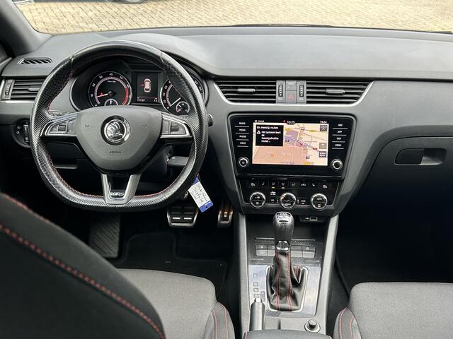 Skoda OCTAVIA Combi 2.0 TSI RS 245 Business | Navigatie | Parkeersensoren Achter | Climate control | Trekhaak |