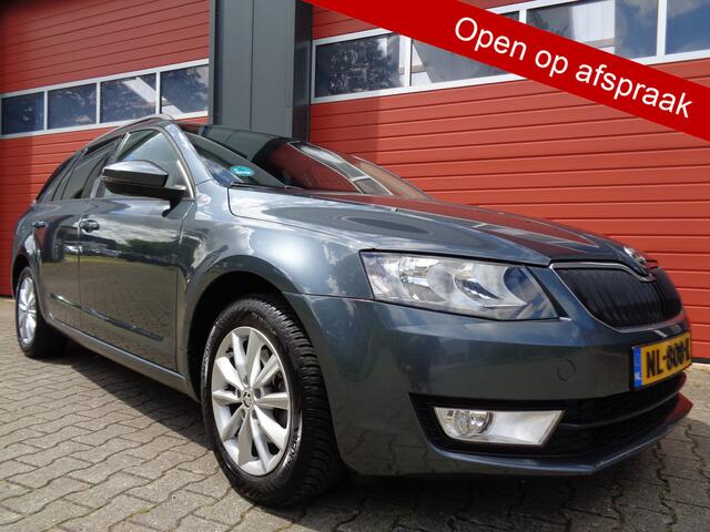 Skoda OCTAVIA Combi 1.0 TSI Greentech Ambition Business 116PK Clima Navi Cruise LMV 6-BAK Trekhaak 2E-Eigenaar NL-Auto