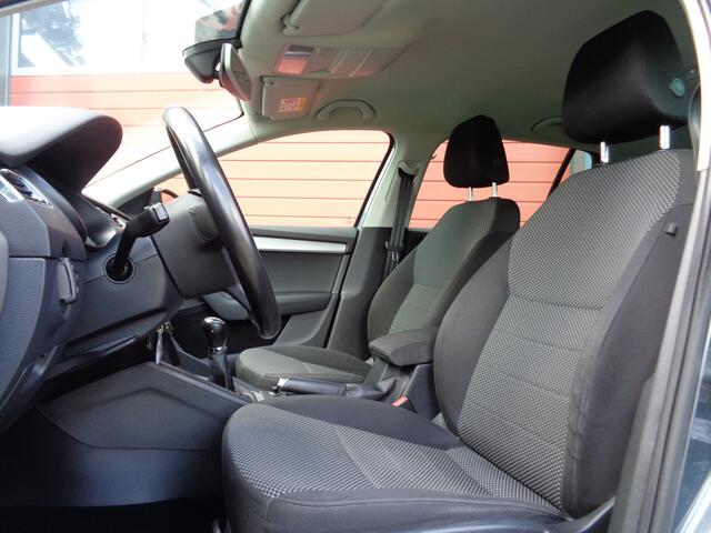 Skoda OCTAVIA Combi 1.0 TSI Greentech Ambition Business 116PK Clima Navi Cruise LMV 6-BAK Trekhaak 2E-Eigenaar NL-Auto