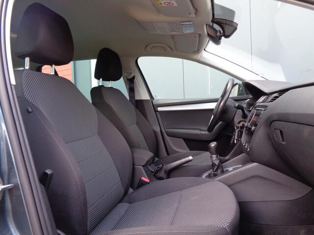 Skoda OCTAVIA Combi 1.0 TSI Greentech Ambition Business 116PK Clima Navi Cruise LMV 6-BAK Trekhaak 2E-Eigenaar NL-Auto