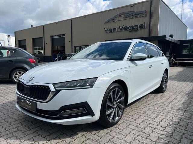 Skoda OCTAVIA Combi 1.4 TSI iV PHEV Sportline Business pano, virtual cockpit, memory, elek achterklep
