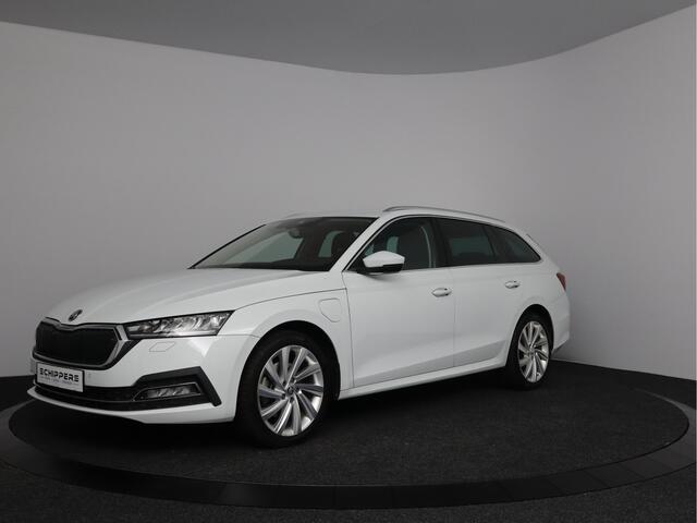 Skoda OCTAVIA Combi 1.4 TSI iV PHEV Style | Stoelverwarming | Elektrisch bedienbare stoelen