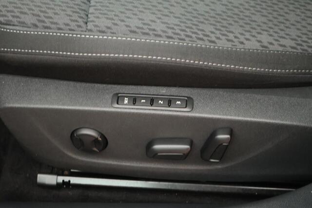 Skoda OCTAVIA Combi 1.0 e-TSI 110pk DSG Business Edition Plus Camera Navigatie Adaptive Cruise
