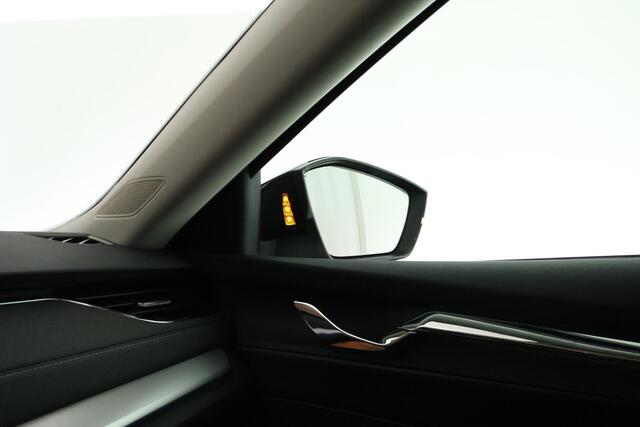 Skoda OCTAVIA Combi 1.0 e-TSI 110pk DSG Business Edition Plus Camera Navigatie Adaptive Cruise