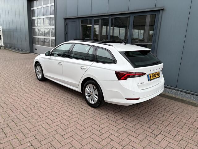 Skoda OCTAVIA Combi 1.0 TSi Business Edition PANORAMDAK/CAMERA/ADAPT.CRUISE/PDC/WINTERPACK