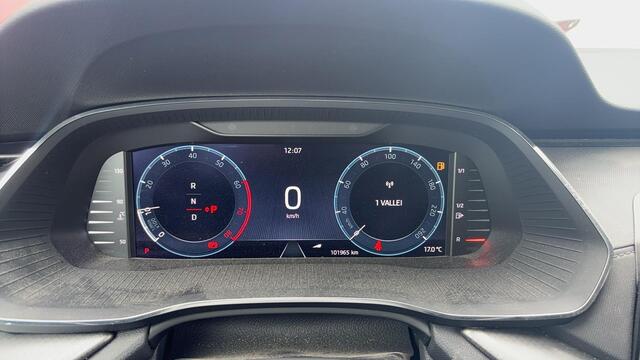 Skoda OCTAVIA Combi 1.5 e-TSI Business Edition AUTOMAAT / TREKHAAK / CARPLAY / FULL LED / KEYLESS / CLIMA / PDC / BLUETOOTH / CRUISE / NL-AUTO