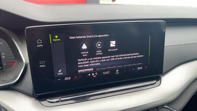 Skoda OCTAVIA Combi 1.5 e-TSI Business Edition AUTOMAAT / TREKHAAK / CARPLAY / FULL LED / KEYLESS / CLIMA / PDC / BLUETOOTH / CRUISE / NL-AUTO