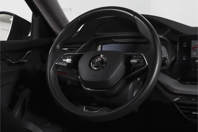 Skoda OCTAVIA Combi 1.5 e-TSI 150 PK Business Edition Plus - Automaat | Dig.Cockpit | Adapt.Cruise | Stoel-+Stuurverw. | Camera | PDC | NAV+App.Connect | Auto. Airco | LM 17" | All Seasons |