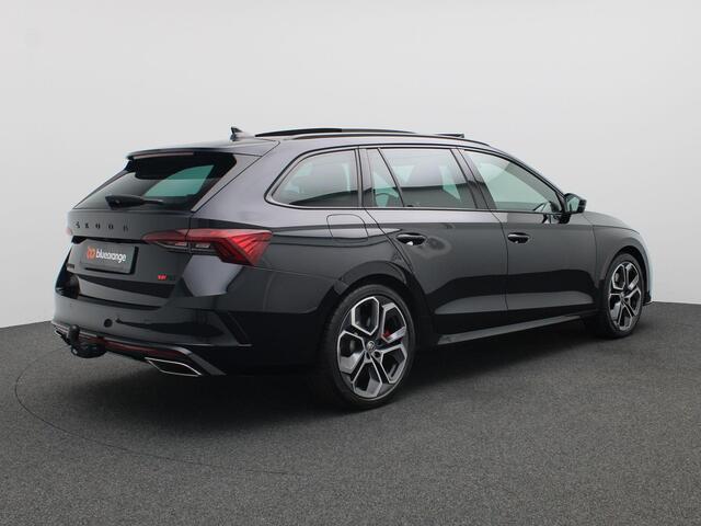 Skoda OCTAVIA Combi 2.0 TSI RS 245PK DSG Panoramadak, Trekhaak, Virtual Pedal, Achteruitrijcamera, 19" LM Velgen, Adaptieve Cruise Control, Stoelverwarming, Keyless