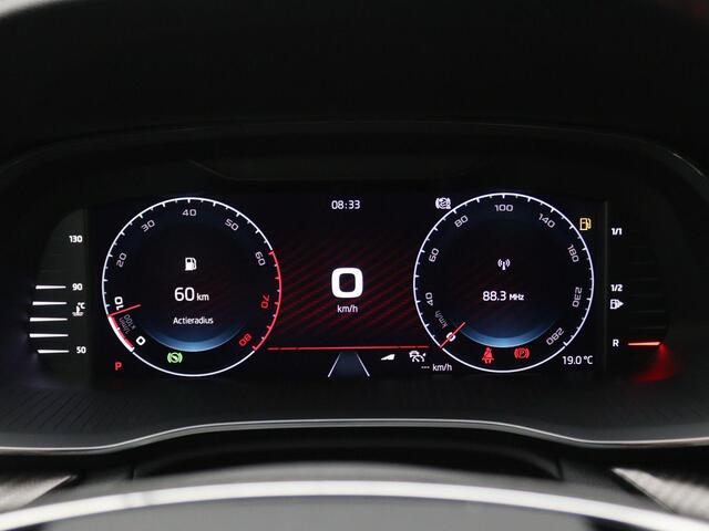 Skoda OCTAVIA Combi 2.0 TSI RS 245PK DSG Panoramadak, Trekhaak, Virtual Pedal, Achteruitrijcamera, 19" LM Velgen, Adaptieve Cruise Control, Stoelverwarming, Keyless