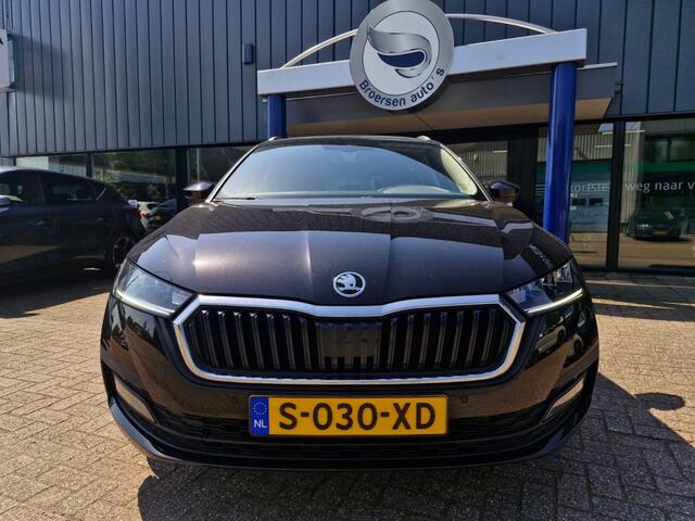 Skoda OCTAVIA Combi 1.0 TSI Business Edition | Navigatie | Adaptieve Cruise Control