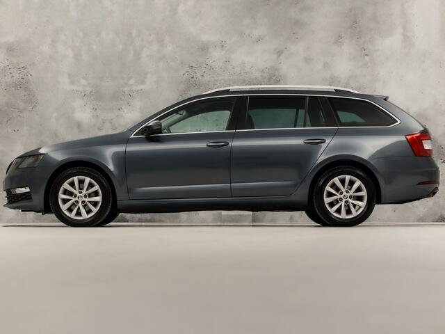 Skoda OCTAVIA Combi 1.0 TSI Sport (APPLE CARPLAY, GROOT NAVI, CLIMATE, LEDER, STOELVERWARMING, SPORTSTOELEN, GETINT GLAS, CRUISE, PARKEERSENSOREN, NIEUWSTAAT)