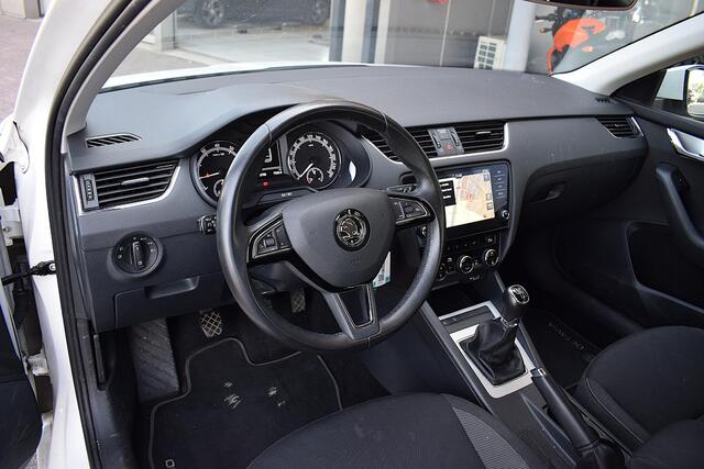 Skoda OCTAVIA Combi 1.0 TSI Greentech Business Edition | Apple CarPlay | Climate | Cruise