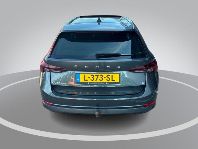 Skoda OCTAVIA Combi 1.4 TSI iV 204pk DSG PHEV Business Edition · Panoramadak · Camera · Trekhaak · Verwarmbare Voorruit · Apple/Android Car Play · Draadloze Telefoonlader ·