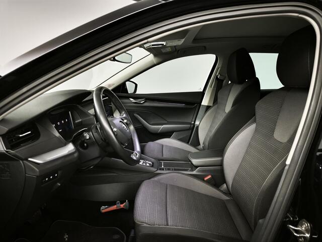 Skoda OCTAVIA Combi 1.0 e-TSI Business Edition | Panoramadak | Stoelverwarming | Achteruitrijcamera | Navigatie |
