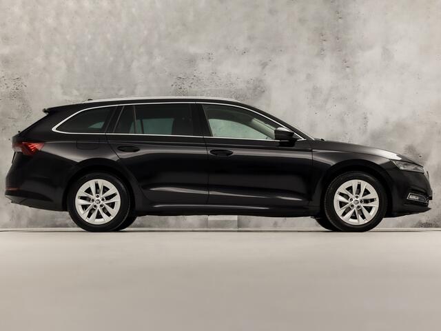 Skoda OCTAVIA Combi 1.0 e-TSI Sport Automaat (VIRTUAL COCKPIT, APPLE CARPLAY, GROOT NAVI, STOELVERWARMING, SPORTSTOELEN, GETINT GLAS, ADAPTIVE CRUISE, CAMERA, SFEERVERLICHTING, NIEUWSTAAT)