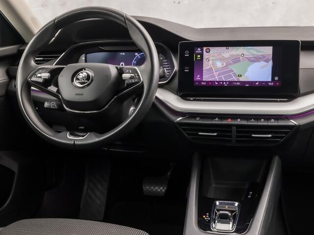 Skoda OCTAVIA Combi 1.0 e-TSI Sport Automaat (VIRTUAL COCKPIT, APPLE CARPLAY, GROOT NAVI, STOELVERWARMING, SPORTSTOELEN, GETINT GLAS, ADAPTIVE CRUISE, CAMERA, SFEERVERLICHTING, NIEUWSTAAT)