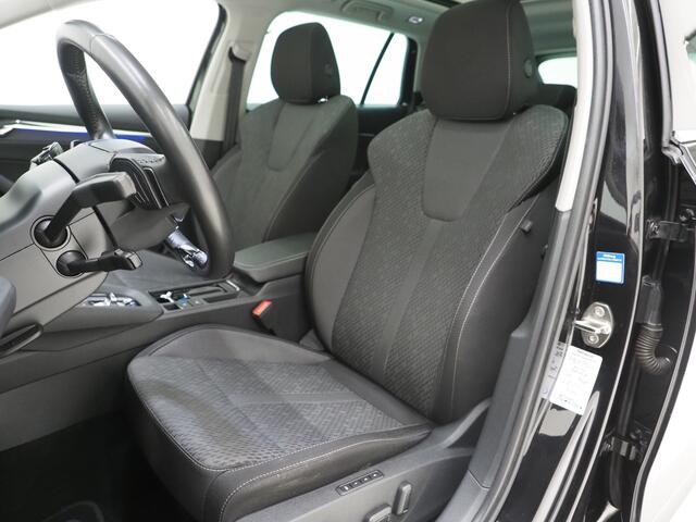 Skoda OCTAVIA Combi 1.4 TSI iV PHEV | Panoramadak | HUD | Camera | Sfeerlicht | Keyless | Adaptive Cruise | Memory