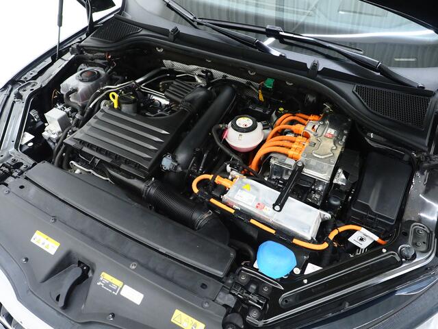 Skoda OCTAVIA Combi 1.4 TSI iV PHEV | Panoramadak | HUD | Camera | Sfeerlicht | Keyless | Adaptive Cruise | Memory