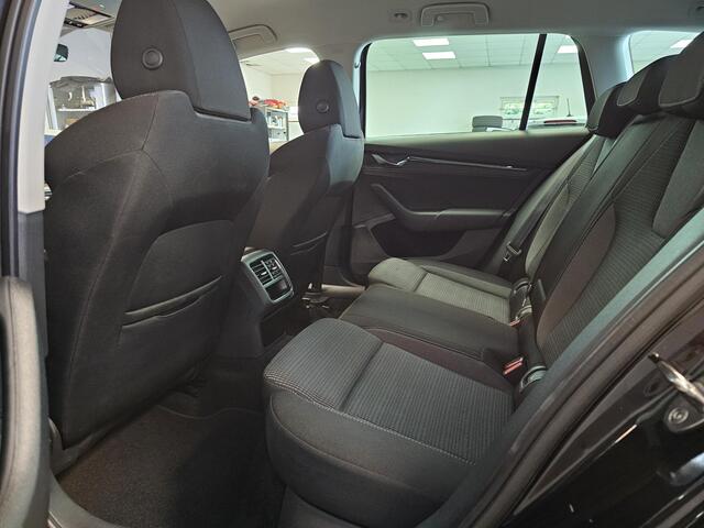 Skoda OCTAVIA Combi 1.4 TSI iV PHEV Business Edition | Stoelverwarming | Carplay | Led | Navi |
