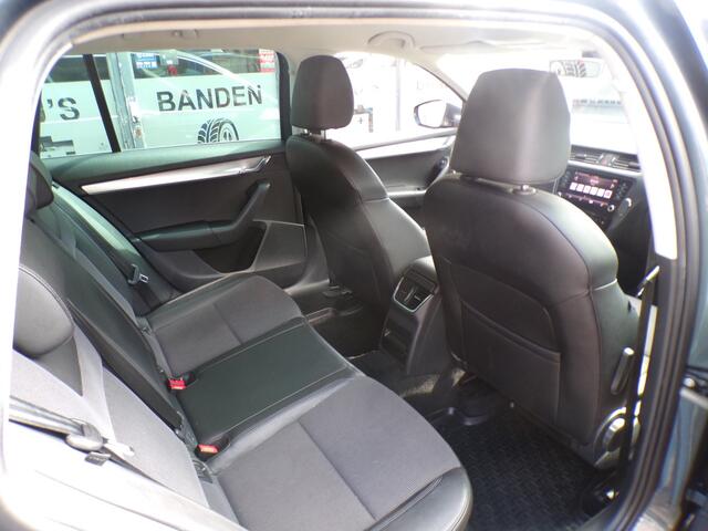 Skoda OCTAVIA Combi 1.0 TSI Greentech Ambition Business GOED ONDERHOUDEN AUTOMAAT AIRCO