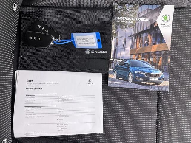 Skoda OCTAVIA Combi 1.0 TSI Business Edition Gratis Afleverpakket! | Camera | Adaptieve Cruise |