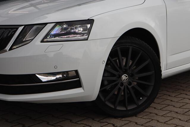 Skoda OCTAVIA Combi 1.0 TSI Greentech Style Business | Pano | Trekhaak | Winter Pakket |