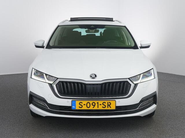 Skoda OCTAVIA Combi 1.5 TSI First Edition | Zwenkhaak | Pano | Memory | HUD | DCC | ACC | Winterpakket |