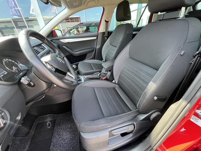 Skoda OCTAVIA Combi 1.0 TSI Greentech Ambition Business | Apple Carplay - Android Auto | DAB | Stoelverwarming | Sunset | NAP | Dealeronderhouden auto van 1e eigenaar