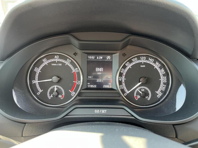 Skoda OCTAVIA Combi 1.0 TSI Greentech Ambition Business | Apple Carplay - Android Auto | DAB | Stoelverwarming | Sunset | NAP | Dealeronderhouden auto van 1e eigenaar