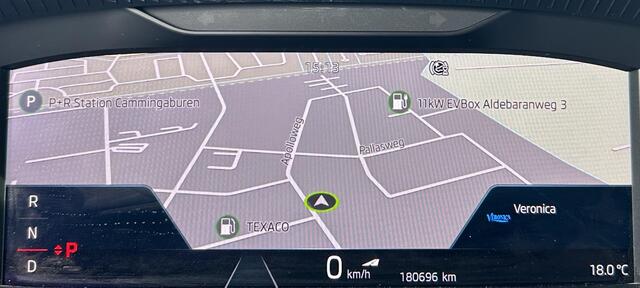Skoda OCTAVIA Combi 1.5 e-TSI Business Edition 150PK | NIEUW MODEL | NL AUTO | AUTOMAAT | Digital Cockpit | Trekhaak | Elektrische Achterklep | Dodehoek Detectie | Parkeersensoren Voor en Achter | Sfeer Verlichting | LED | Carplay | 2 Sleutels | NAP | Climate control |