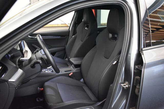 Skoda OCTAVIA 1.0 e-TSI Sport Business Trekh Virtual Stoelverwarming