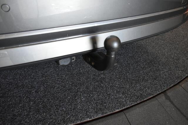 Skoda OCTAVIA 1.0 e-TSI Sport Business Trekh Virtual Stoelverwarming
