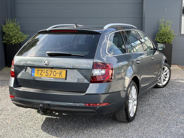 Skoda OCTAVIA Combi 1.5 TSI Greentech Style Business 2e Eigenaar,Draadloze telefoonlader,Carplay,Camera,Navi,Trekhaak,150pk,Pdc V+A,Keyless,Clima,Cruise,Elekt.Stoel,Recent beurt gehad,N.A.P,Apk tot 07-2027
