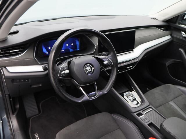 Skoda OCTAVIA Combi 1.4 TSi 204 PK iV PHEV Business Plus | Stoelverwarming | Panoramadak | Camera | Adaptive Cruise | Head UP | 18 Inch | 95.33 Km !!