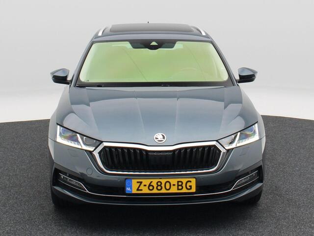 Skoda OCTAVIA Combi 1.4 TSi 204 PK iV PHEV Business Plus | Stoelverwarming | Panoramadak | Camera | Adaptive Cruise | Head UP | 18 Inch | 95.33 Km !!