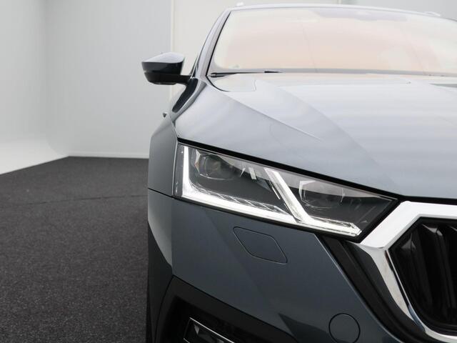 Skoda OCTAVIA Combi 1.4 TSi 204 PK iV PHEV Business Plus | Stoelverwarming | Panoramadak | Camera | Adaptive Cruise | Head UP | 18 Inch | 95.33 Km !!