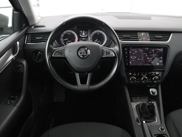 Skoda OCTAVIA Combi 1.4 TSI Greentech Style Business | Stoelverwarming | Canton sound | Carplay | Cruise control | Navigatie | Park assist | Climate control | Trekhaak