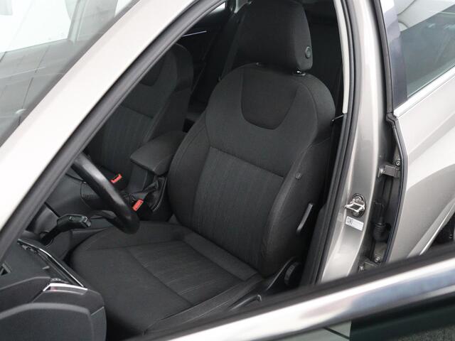 Skoda OCTAVIA Combi 1.4 TSI Greentech Style Business | Stoelverwarming | Canton sound | Carplay | Cruise control | Navigatie | Park assist | Climate control | Trekhaak