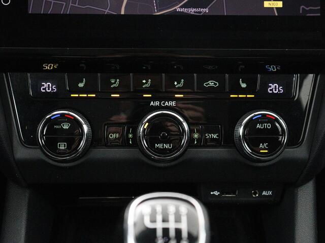 Skoda OCTAVIA Combi 1.4 TSI Greentech Style Business | Stoelverwarming | Canton sound | Carplay | Cruise control | Navigatie | Park assist | Climate control | Trekhaak