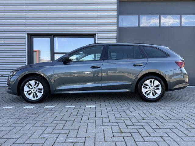 Skoda OCTAVIA Combi 1.0 TSI Business Edition ?Virtual Cockpit ?Full LED ?Navigatie ?Apple Carplay & Android Auto ?Sfeerverlichting ?Elektrische Achterklep ?Trekhaak ?Climate ?Cruise ?Parkeersensoren ?Lichtmetaal
