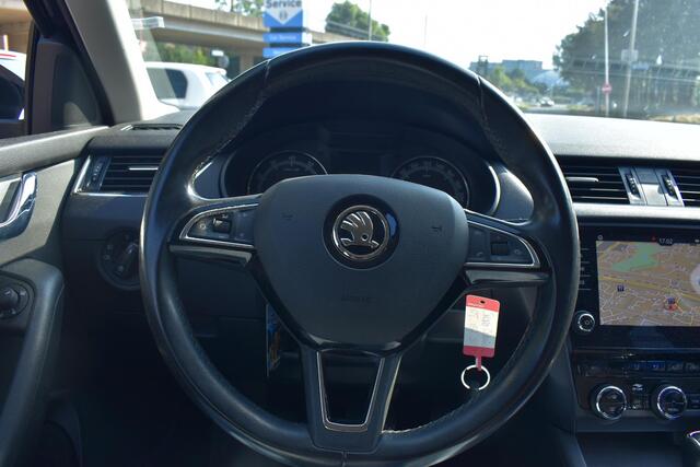 Skoda OCTAVIA Combi 1.0 TSI Greentech Ambition Business Automaat | Navigatie | Trekhaak | 12 mnd BOVAG Garantie | Whatsapp 06-53188999