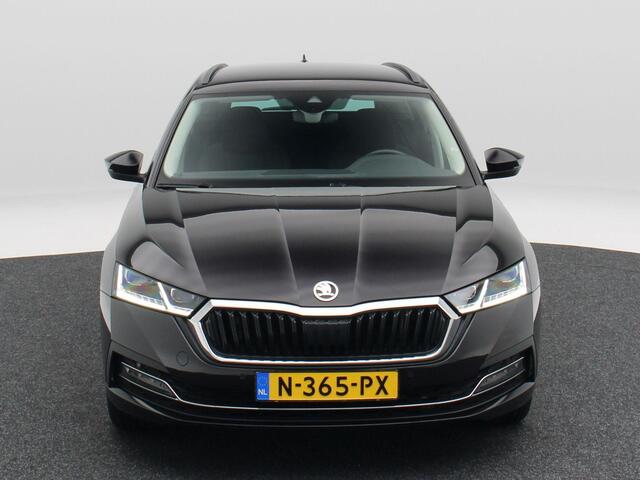 Skoda OCTAVIA Combi 1.5 TSi 150 Pk First Edition | Stoelverwarming | Camera | Cruise Control | Navigatie | CarPlay | Matrix LED | 17 Inch | 60.639 Km !!
